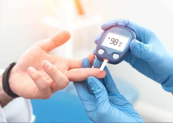 Bệnh nhân tiểu đường nên tăng cường kiểm soát đường huyết để ngăn ngừa